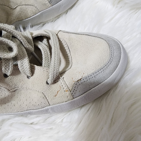 Isabel Marant Étoile Cream and Gray Sneakers - Picture 4 of 8